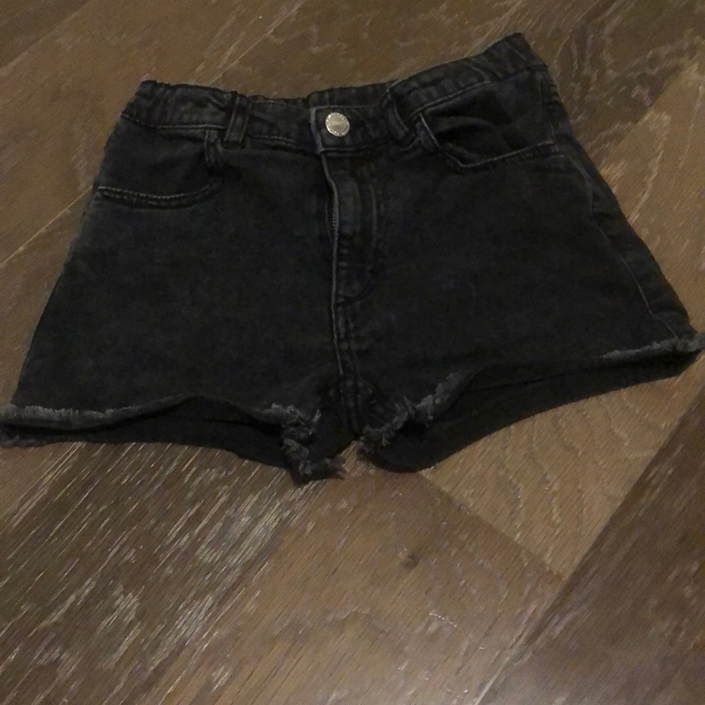 Black h and m